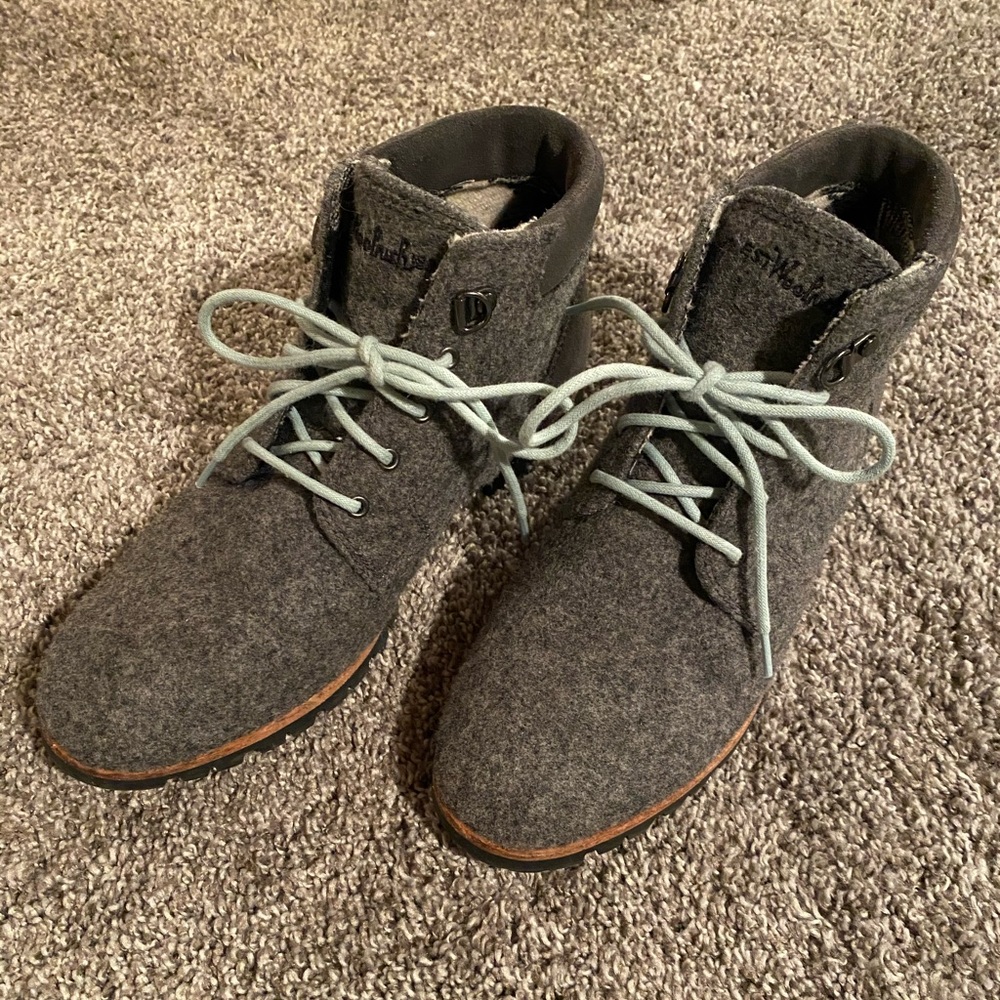 Woolrich Gray Women’s Boots Size 8.5